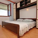 Apartman Iv *